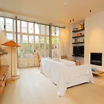 Elegant Triplex With Terrace & Ac - Perfect For 6 Guests