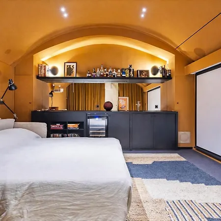Elegant Triplex With Terrace & Ac - Perfect For 6 Guests Appartamento