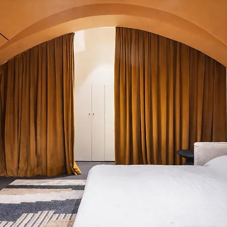 Appartamento Elegant Triplex With Terrace & Ac - Perfect For 6 Guests *