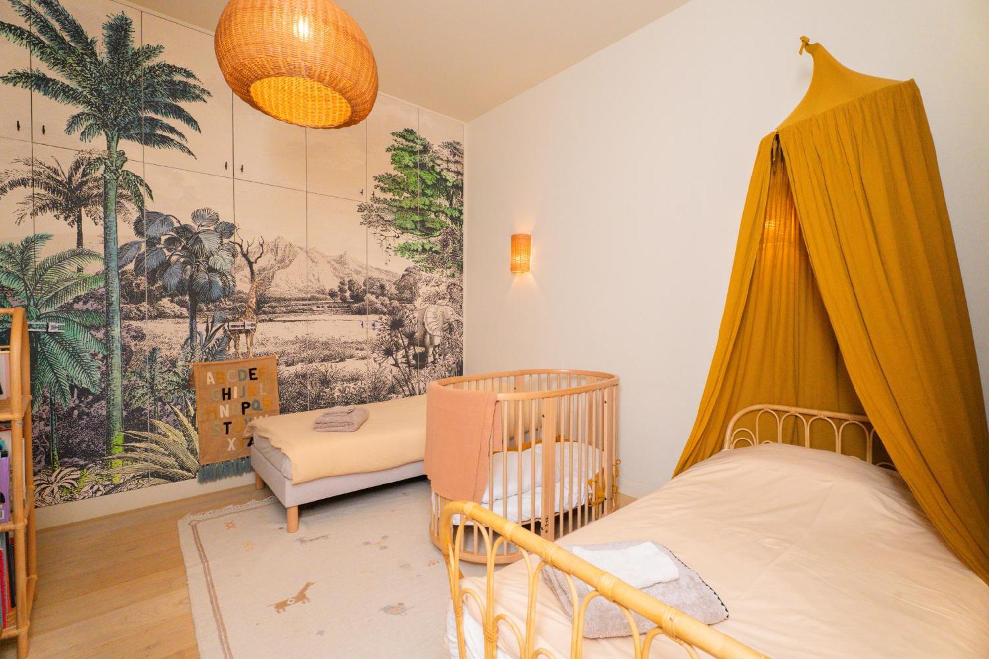 Elegant Triplex With Terrace & Ac - Perfect For 6 Guests *